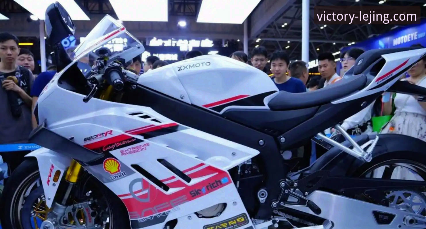 2025赛季超级摩托车锦标赛匈牙利站：张雪机车车队逆袭夺冠深度分析